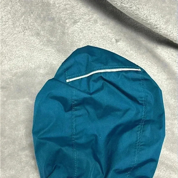 MEC - Infant/Toddler hooded windbreaker/rain jacket. - Picture 5 of 7